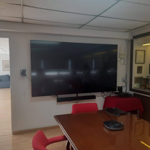 Instalación de Pantalla de 110 Pulgadas
